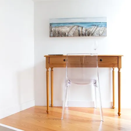 Plum Guide - The Writer's Corner *